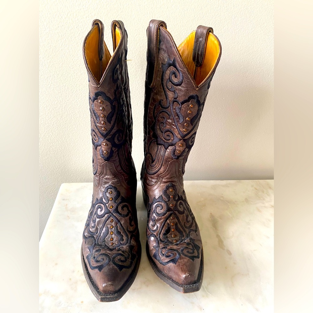 OldGringo 7.5 chocolate brown western boots with amber rhinestone detail